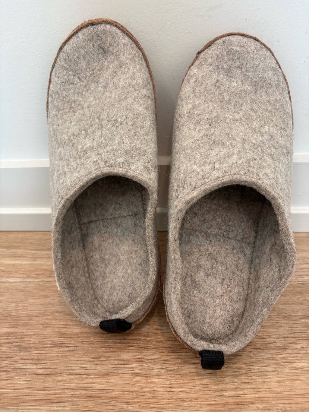 Kyrgies Oatmeal Wool Suede Indoor Slides Slippers Eu 44 Cozy Comfy Fall Natural — image 4 of 8